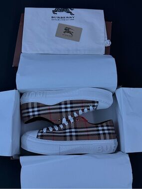 Burberry Men's Beige designer shoes